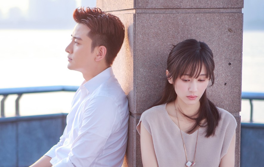 贾乃亮辟谣曾与王子文恋爱 王子文孩子的生父是谁