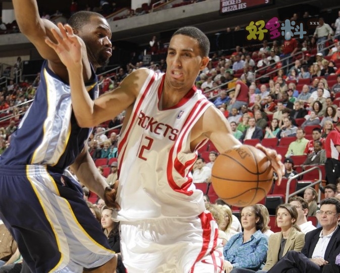 NBA中投篮姿势最难看的是谁 他习惯向左倾斜自己的身体