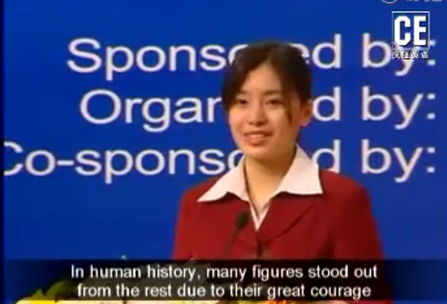 张京16年前用英文说梦想是当外交官