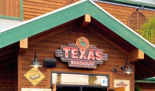 难忍新冠后遗症严重耳鸣 美国一连锁餐厅CEO自杀