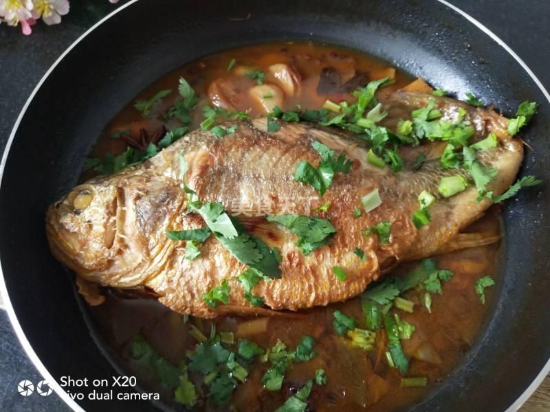 大厨教你炖黄花鱼，去腥又好吃，连盘子都要舔干净！