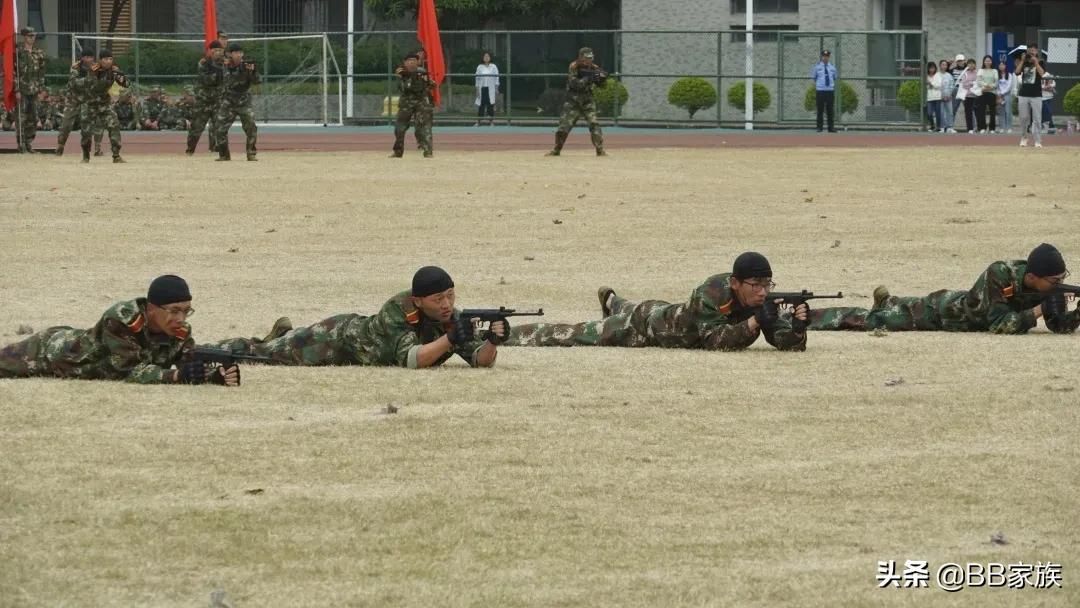 大一新生军训有感