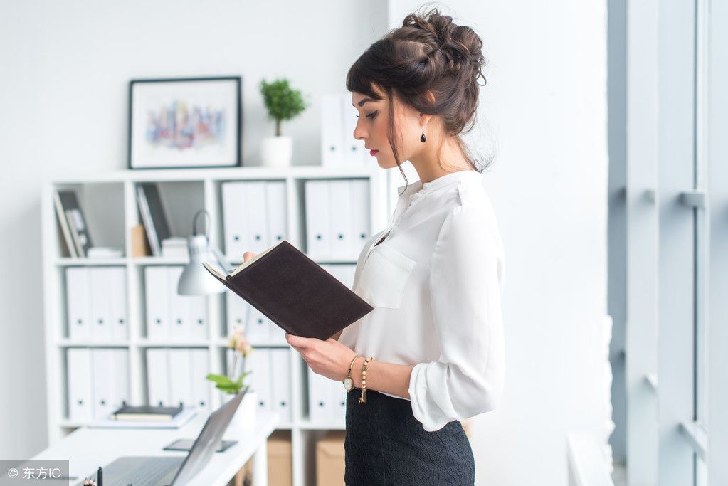 年终个人述职报告范文，不可照搬照抄，重点在于借鉴启发思路！