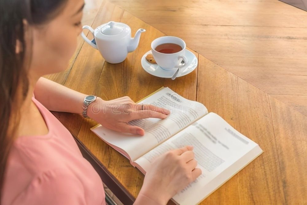 年终如何写好述职报告？分四个部分详例讲解，保你今年不一样述职