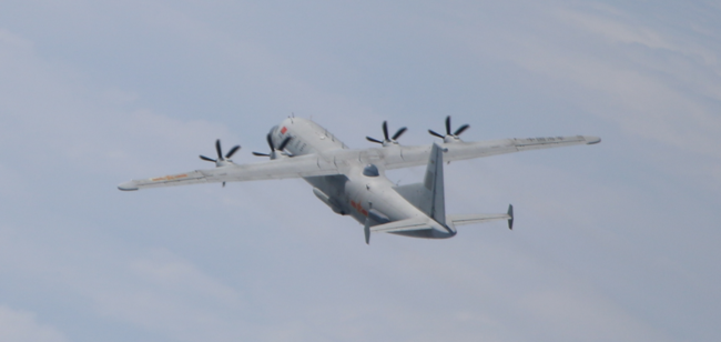 解放军军机例行巡航回呛台军机：你们很快就能适应